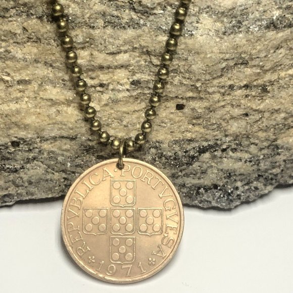 1971 Portugal 1 Escudo Coin Pendant Portuguese Necklace. A1 - Picture 1 of 5